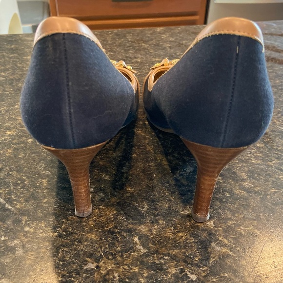 Tommy Hilfiger Navy/Tan/Gold Heels - Size 9.5 - Picture 5 of 5
